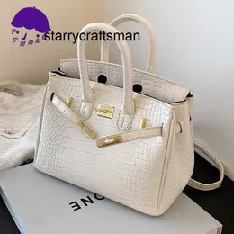 Designer Banda Mulher Bola de High End Bolsa feminina NOVO CROCODILE CROCODILE PRONTAGEM CAUSTIL