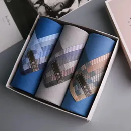 3pcs/conjunto algodão lenço de lenço xadrez lenços xadrezes com caixa de presente Pacotes de Natal Presentes para homens 240108