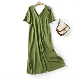 Robes de soirée YENKYE 2024 Femmes Vintage Vert Ruché Col V Lin Robe Longue Sexy Fente À Manches Courtes Femme Vacances Casual Lâche Été