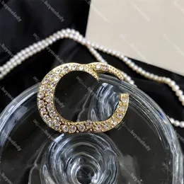 Spilla con doppia lettera di design con temperamento pieno di diamanti, fibbia ad ardiglione, abito, colletto, spille, accessori per borse