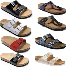 2024 Slipper Flip Flops Beach Sandals Casual Slides Shoes Flat Slippers Trainers New Summer Cork Women Mixed Color Fashion Luxury Designer Storlek 35-46