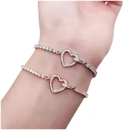 Bracciale Swarovski Designer Donna Bracciale rigido di alta qualità Cuore a cuore Bracciale da tirare a forma di cuore abbinato Elemento femminile Bracciale a cuore in cristallo femminile