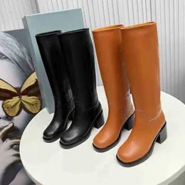 Famous designers highly recommend the classic latest boots, the upper foot is very perfect, elegant and generous, crystal clear, with an artistic atmosphere size35-39