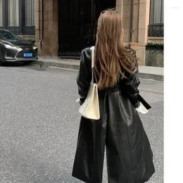 女性のトレンチコート秋の革の長い革のジャケットのための膝の長さの革のジャケットウィンドブレーカー高品質のベルト