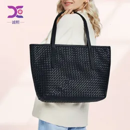 2024 Factory Women's Bag New Korean Handmade Woven Tote Bag Large Capacity Shopping Bag Crossbody Shoulder Bag
