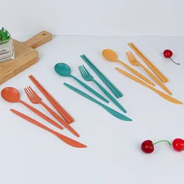 Set di stoviglie Paglia di grano Coltello Forchetta Cucchiaio Bacchette Stoviglie Creativo Impiegati Studenti Set regalo portatile da 4 pezzi