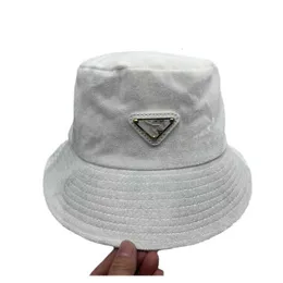 Tasarımcı Top Kapakları Sonbahar ve Kış Yeni Mektup Doğru Versiyon Ters Üçgen Yüksek Kaliteli Klasik Klasik Çok Yönlü Güneşlik Şapkası Erkekler ve Kadınlar İçin, Fisherman'ın Şapkası 6ZDZ