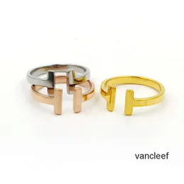 Projektant Miłość Pierścień Nowy przyjęcie 316L STALICZNA STALOWA Moda Podwójna biżuteria dla kobiety Man Lover Pierścienie 18K Gold-wcholor Rose Jewelry Bijoux Nie ma żadnego listu