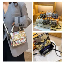 New Women Handbag 2024 Fashionable Printed Single Shoulder Diagonal Western Small Square Bag, Versatile Handbags