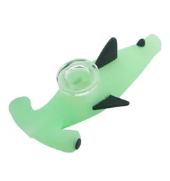 Tubi in silicone verde blu intero squalo Design unico Fumatori Dab Bruciatore a nafta Cucchiaio a mano Per tabacco narghilè4276132