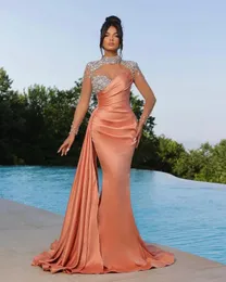 Sexy Ballkleider High Neck Illusion Pfirsich Lila Kristall Perlen Meerjungfrau Afrikanische Plus Size Satin Abendkleider Lange Ärmel Robe de Bal