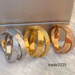 Anel de designer 2024 clássico luxo cristal duplo feminino titânio aço amor cor dupla alta qualidade 18k anel ouro