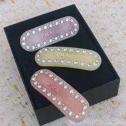 Barrettes Hair Clips Barrettes P 브랜드 문자 디자이너 헤어 클립 Barrettes 럭셔리 빛나는 다이아몬드 아크릴 클래식 헤어 핀 여자 여자