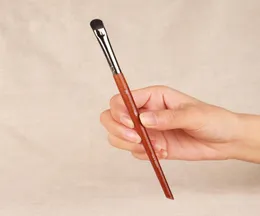 Round Shader Brush Small 210 Tät detaljerad ögonskugga Smokey Liner Makeup Brush Beauty Cosmetics Tool2538888