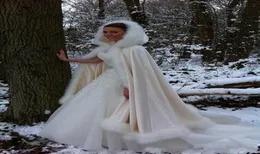 2019 Winter Bridal Wraps Cape Faux Fur Wedding Cloaks مقنعين مثاليًا لقوائم الزفاف الشتوية الزفاف بالإضافة إلى Size2075639