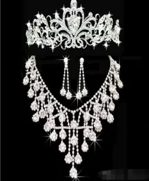 Tiaras Gold Tiaras Taçlar Düğün Saç Takı Neceklace Küpe Ucuz Bütün Moda Kızlar Akşam Balo Elbiseleri Accessor2270495