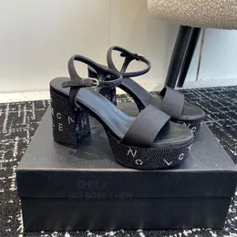 Raso Platosu saten ipek platform sandaletler harf yüksek topuklu ayak bileği kayış rhinestone logo plak topuklu buzağı derisi blok topuk sandal lüks tasarımcı elbise ayakkabı kutu ile