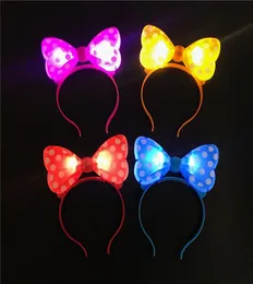 Fasce per capelli a forma di arco a emissione di luce flash a LED per bar da concerto Decorazioni per la danza della festa di Natale Puntelli per ragazze Donne VT01063535296