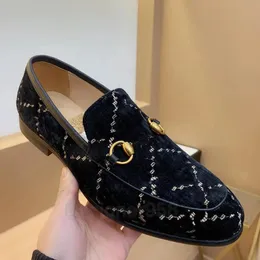 Scarpe eleganti di lusso firmate scarpe formali in vera pelle mocassini classici mocassini moda marrone nero gentiluomo matrimonio ufficio affari
