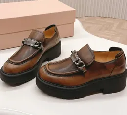 Designer loafers skor små läderskor plattform kvinnor klänning sko hög kvalitet äkta läder pantshoes vintage rader klassisk bokstäver