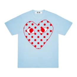 Designer Tee Com des Garcons Spela Logo Blue Red Heart with Polka Dots T-Shirt unisex Japan Bästa kvalitet Eurostorlek