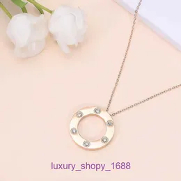 Pendant Necklace Car Tires's Collar Designer Jewelry Big Cake Diamond Rose Gold Necklace For Female High End och Fashionable Versa med Original Box Pan