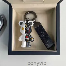 Keychain Car Luxurys Designers Key Chain Solid Color Monogrammed Keychains Bear Design Versatile Fashion Leisure Men Women Bags Pendant Accessories Ver