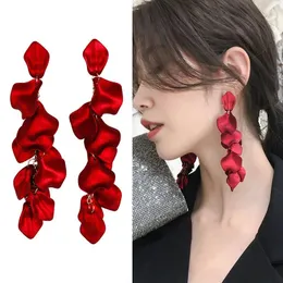 Baumeln Ohrringe 2024 Ankunft Vintage Frauen Sexy Rose Blütenblatt Lange Quaste Ohrring Weiblichen Koreanischen Schmuck Rot Aussage