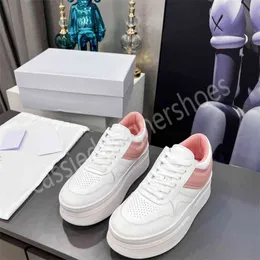 Sneaker bianca con piattaforma piatta Mocassini grossi in vera pelle Scarpe casual con rialzo di altezza Scarpe autunnali firmate con suola spessa da donna