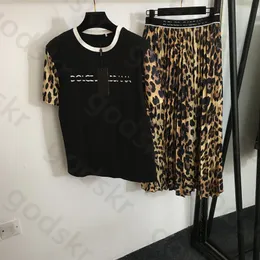 Leopard tryck skjorta kjol kvinnor kort ärm t skjortor mode hög midja veckad halv kjol tröja 2 bit set