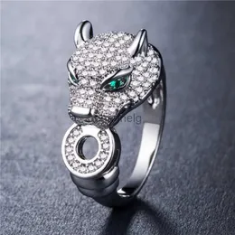 クラスターリングHuitan Leopard Head Inlaid Women Rings Hip Hop Animal Group Party Punk Finger Ring Jewelry Persowem