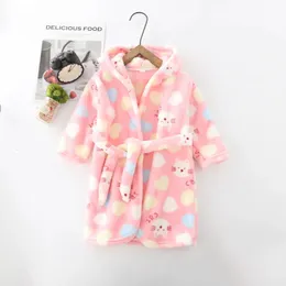 Neonata Accappatoio Flanella Indumenti da notte Asciugamano per bambini Accappatoi Bagno Infantile Pigiama Camicia da notte Bambino Con cappuccio Addensare Abbigliamento per bambini A730 240108