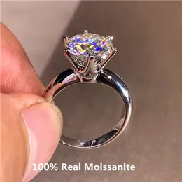 Klassiska 6 prongs 5 ​​karat rund ring sterling silver pläterad 14k guld hög klarhet d färg diamantringar kvinna smycken 240108