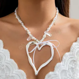 Imitation Pearl Beads Chain With Big Hollowed Out Heart Pendant Necklace For Women Trendy Charms Pärlade tillbehör på nackegåvan