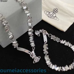 2024 Designer Xitai Queenjewellery Hanger Kettingen Viv Vivi Anxi Koningin Moeder Saturnus Persoonlijkheid Onregelmatig Vierkant Licht Luxe Volledige Diamanten Ketting Vrouwelijke Xia