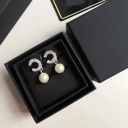 925 Silverörhängen Designers Märke Pärlörhängen Brev Kvinnor Charm Earring för bröllopsfest Jewerlry