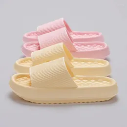 슬리퍼 여성용 소프트 플랫폼 2024 여름 두꺼운 바닥 구름 슬라이드 여성 Eva Light Non-Slip Flip Flops Plus Size 45