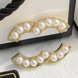 Krystaliczne broszki diamentowe desinger biżuteria broszka broszka perłowe piny marka liter