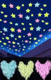 Adesivos de estrelas luminosas 3cm que brilham no escuro, sofá do quarto, adesivos de parede fluorescentes de PVC 100pcspack OOA81345302218