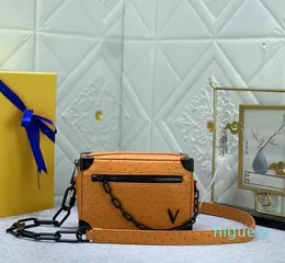 2024 nowe luksusowe wytłaczanie retro mini miękka torba pudełka w damskim man designer etui kosmetyczny torebka torebka