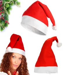 50pcs Red Santa Claus Hat Ultra Soft Plush Christmas Cosplay Hats XMS Decoration Adults Party Cap Cap أو محيط رأس البالغين 5612141