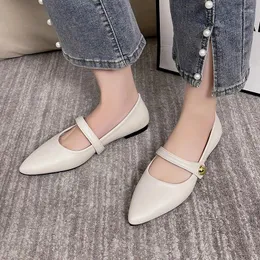 Scarpe eleganti 2024 Pantofole Mary Jane con catena in metallo con punta quadrata poco profonda e moda da donna con tacco spesso