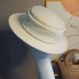 Berretti da donna cappelli a tesa corta in feltro con punta piatta cappello Fedora in lana invernale da donna a fascia larga per feste di nozze