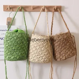 Shoulder Bags Niche design bucket str woven bag French retro messenger hand-held woven bag female seaside holiday beach bagblieberryeyes