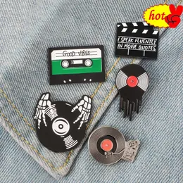 Halloween CD Player Audio Tape Badges Brosch Emalj Pins Label Bag Backpack Hat Jewelry Gift Dress Accessories