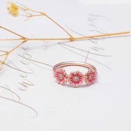 2024 디자이너 Pandoraring Dora의 밴드 Rose Gold Pink Daisy Rings 달콤하고 세련된 여성 보석 골동품 크리스마스 선물