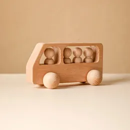 1Set Montessori Wooden Toys for Kids Four Wheels Beech Wood Bus Bus Little Doll Leghes Locks Educational Baby Hilmts 240110