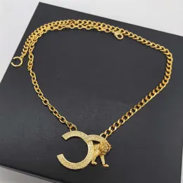 2022 Top Quality Charme Pingente Colar Witn Forma de Leão em Banhado a Ouro 18K para Mulheres Jóias de Casamento Presente Tem Caixa Selo Broche PS284M