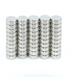 Dysk neodymu Magness Dysk stały N35 NDFEB Małe okrągłe super mocne mocne magnetyki magnetyczne 8 mm x2mm 200pcs7000245