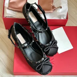 Lüks Bale Ayakkabıları V Rivetler Düz taban İpek Pleased Mary Jane Tek Ayakkabı Orijinal Deri Yuvarlak Kafa Sığ Ağız Bow Tie Loafers toz torbalı 35-41